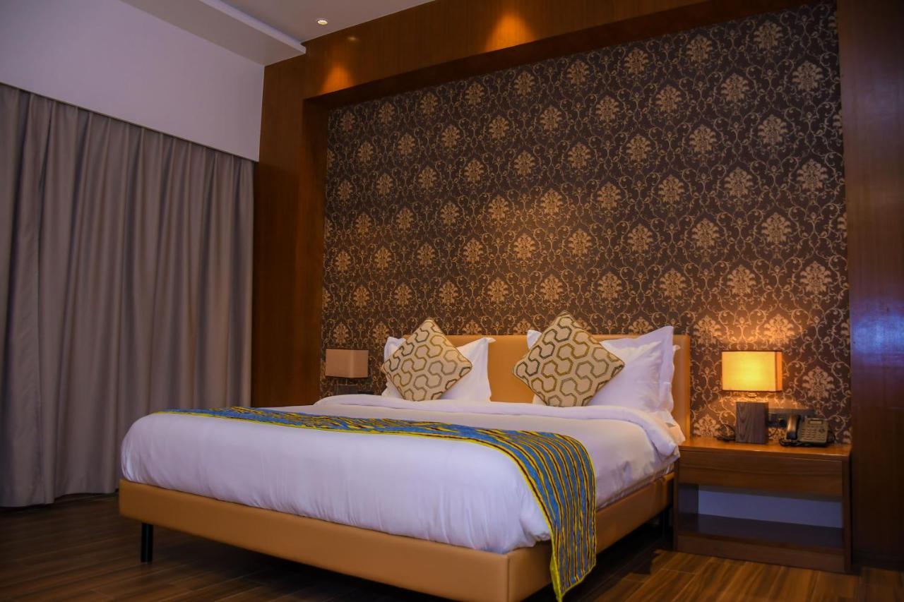 Aqua Inn Hotel Kinshasa Ngoại thất bức ảnh