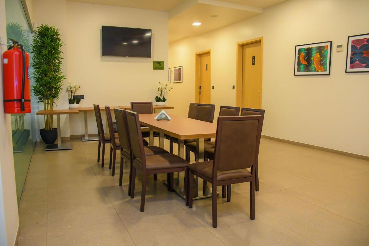 Aqua Inn Hotel Kinshasa Ngoại thất bức ảnh